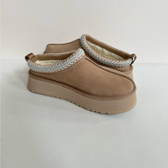 UGG WOMEN TAZZ SAND SHEARLING SUEDE PLATFORM SHOE US 7 - Picture 2 of 6